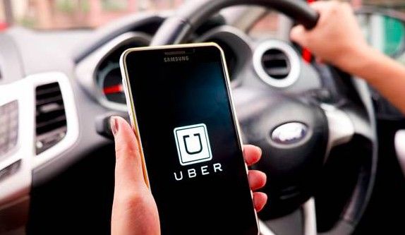 Uber deve reintegrar motorista excluído da plataforma sem justificativa