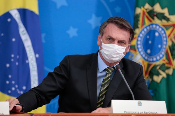 Bolsonaro veta ajuda financeira a agentes de saúde incapacitados para o trabalho devido à covid-19