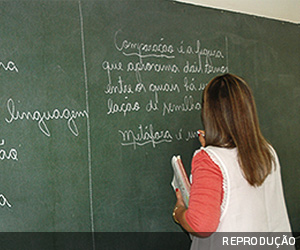 Professora demitida três dias antes do início do ano letivo será indenizada